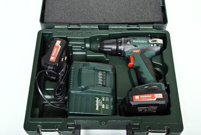Аккумуляторная дрель-шуруповерт METABO BS 14.4 2х2,0 Ач, с набором оснастки [602206880]