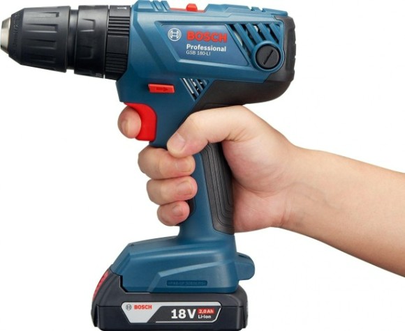 Аккумуляторный шуруповерт BOSCH GSB 180-LI ударная [06019F8323] 2х2,0 Ач