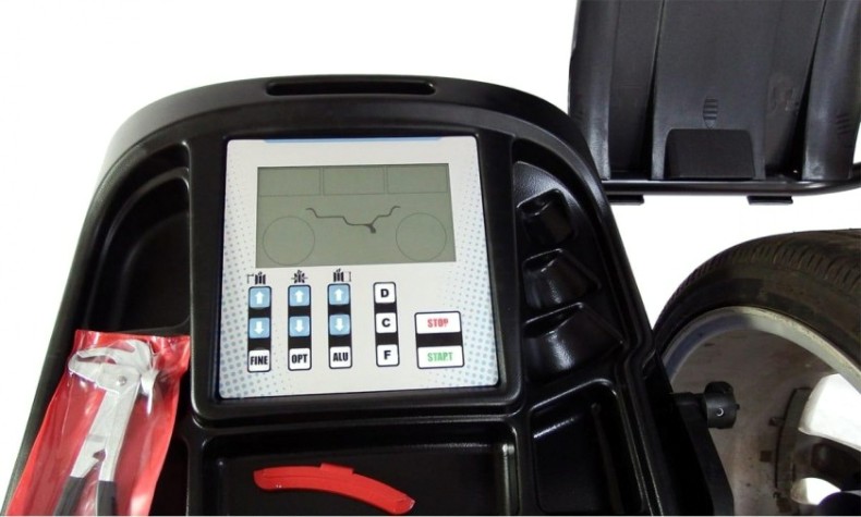 Балансировочный стенд AE&T B-600A для колес 10-24" до 65 кг