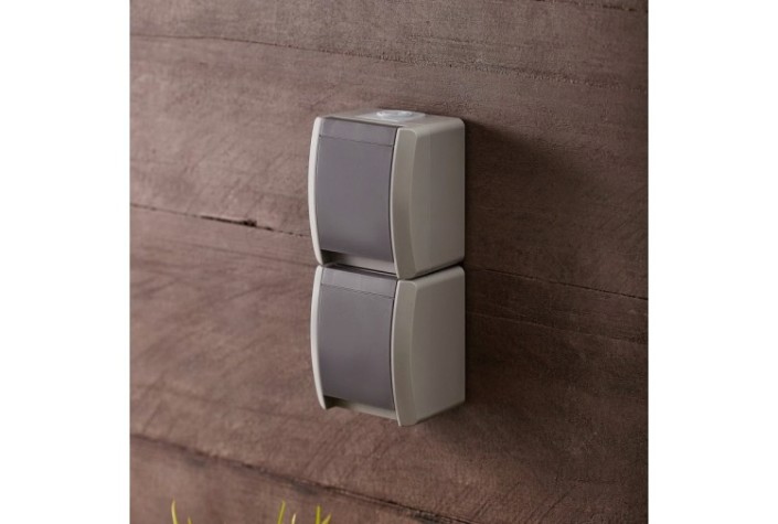 Блок розеток Kranz KR-78-0615 вертикальный 2 INDUSTRIAL IP54 с зазем.