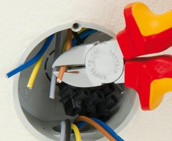 Бокорезы KNIPEX KN-7006180TBK VDE, 180 мм Бокорезы KNIPEX KN-7006180TBK VDE, 180 мм