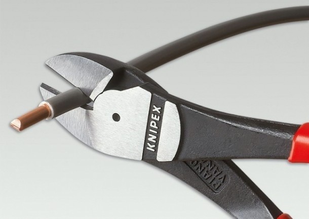 Бокорезы KNIPEX KN-7402140SB особо мощные, 140 мм, 2-комп. ручки Бокорезы KNIPEX KN-7402140SB особо мощные, 140 мм, 2-комп. ручки