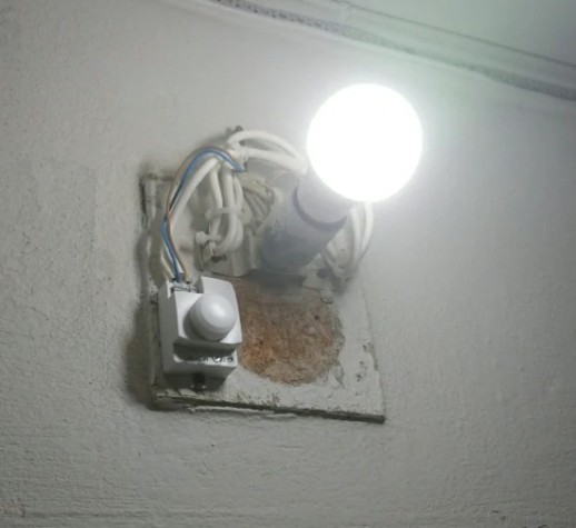 Датчик движения настенно-потолочный REXANT 11-9218 микроволновый ДДНПМ 01, 180°/360°, 1200Вт, 3-6м