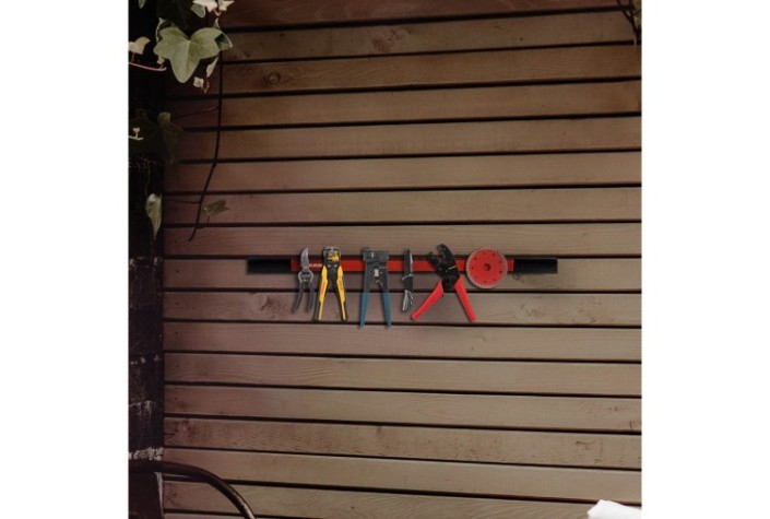 Держатель для инструмента REXANT 12-4843 магнитный настенный 605x23х12.5мм Держатель для инструмента REXANT 12-4843 магнитный настенный 605x23х12.5мм