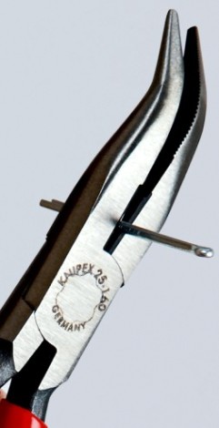 Длинногубцы KNIPEX KN-2521160SB с режущими кромками, губки 40°, 160 мм Длинногубцы KNIPEX KN-2521160SB с режущими кромками, губки 40°, 160 мм