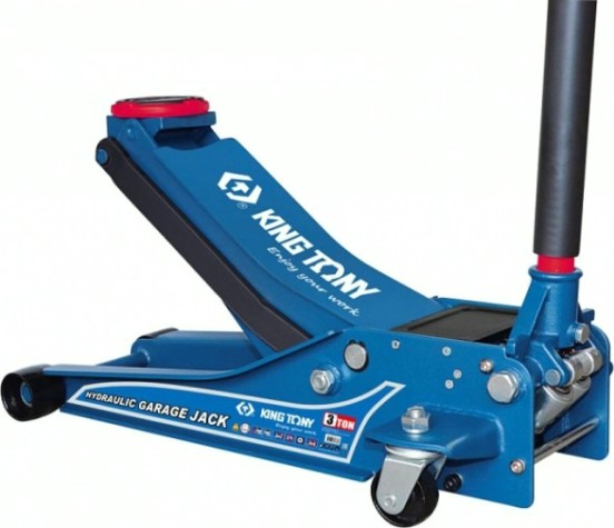 Домкрат подкатной низкопрофильный KING TONY 9TYT133-03A-B (3,0 т - 75/515 мм) Домкрат подкатной низкопрофильный KING TONY 9TYT133-03A-B (3,0 т - 75/515 мм)