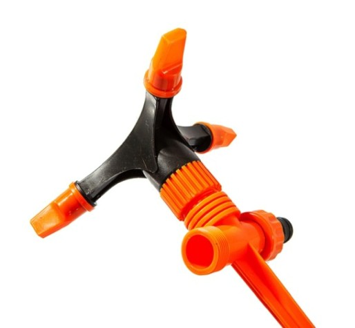 Дождеватель круговой Sturm 3015-18-01P на пике,3 сопла Дождеватель круговой Sturm 3015-18-01P на пике,3 сопла