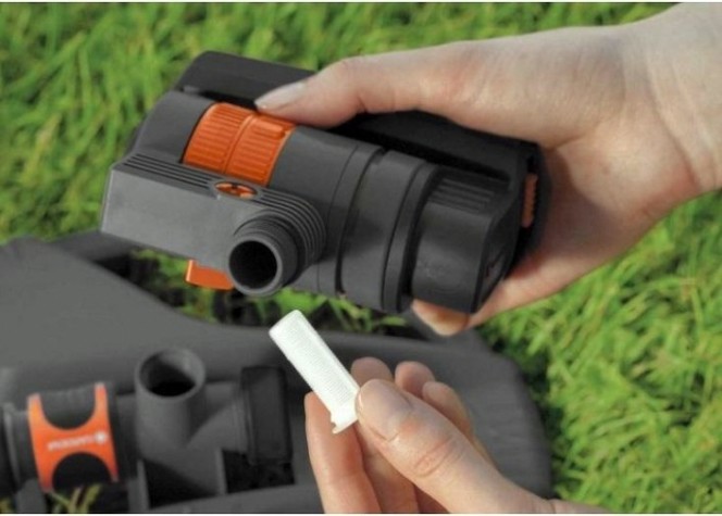 Дождеватель осциллирующий GARDENA AquaZoom compact 18708-20.000.00 [18708-20.000.00]