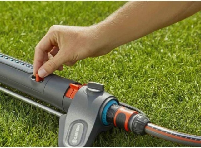 Дождеватель осциллирующий GARDENA AquaZoom M 18712-20.000.00 [18712-20.000.00]