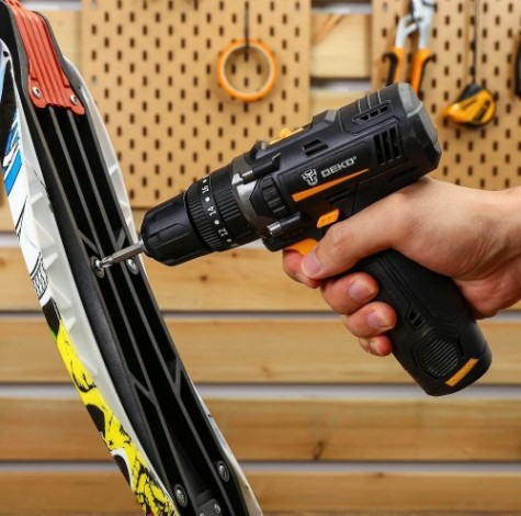 Дрель-шуруповерт аккумуляторная DEKO GCD12DU ударная [063-4039]