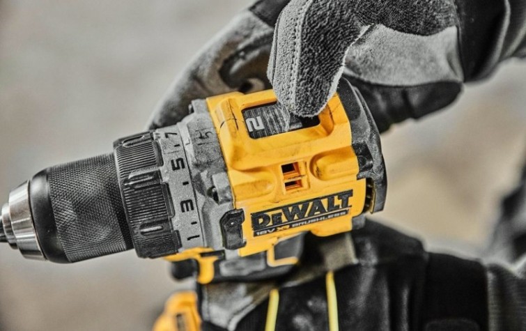 Дрель-шуруповерт аккумуляторная DeWALT DCD 800 E2T [DCD800E2T-QW]