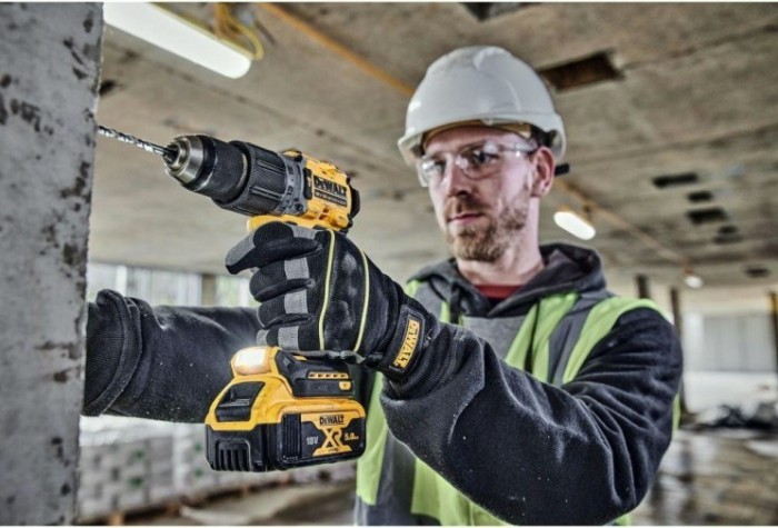 Дрель-шуруповерт аккумуляторная DeWALT DCD 805 P2T [DCD805P2T-QW]