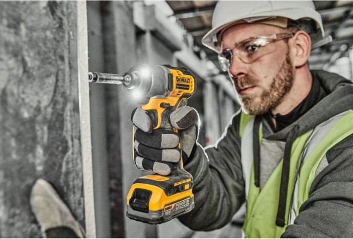 Дрель-шуруповерт аккумуляторная DeWALT DCF 840 N ударный, бесщеточный, без АКБ и ЗУ [DCF840N-XJ]