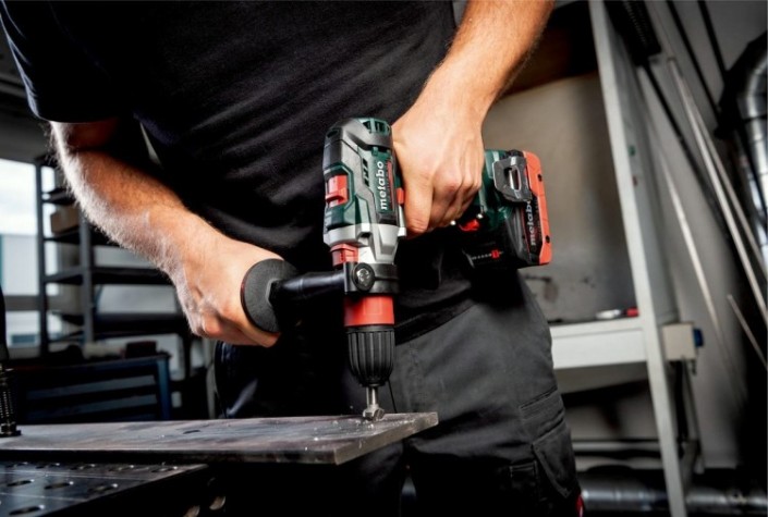 Дрель-шуруповерт аккумуляторная METABO GB 18 LTХ BL Quick i 2x5,2 Ач, бесщеточная (Резьборез) [602362500]
