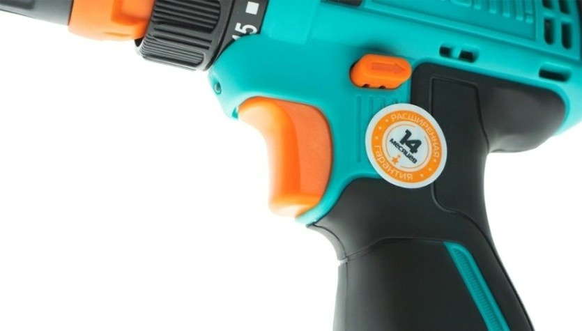 Дрель-шуруповерт аккумуляторная Sturm CD3318LPT Дрель-шуруповерт аккумуляторная Sturm CD3318LPT