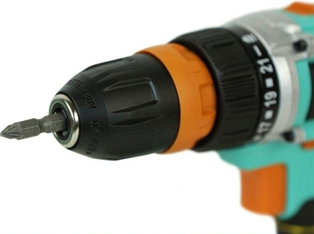 Дрель-шуруповерт аккумуляторная Sturm CD3620T