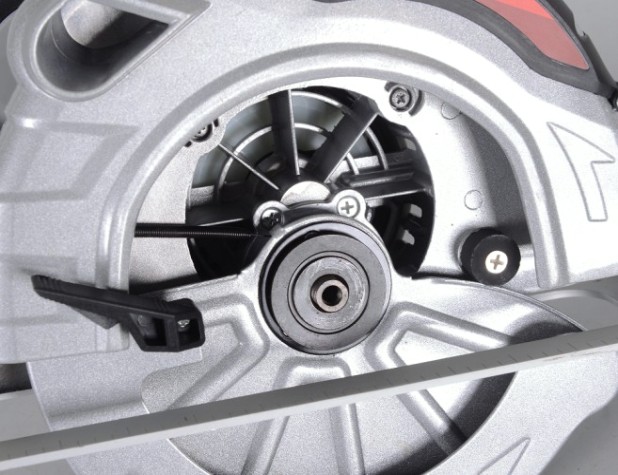 Электрическая дисковая пила Ресанта ДП-235/2200 [75/11/4]