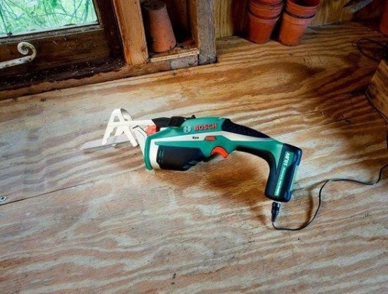 Электроножовка аккумуляторная BOSCH Кео 10,8 Li [0600861900]