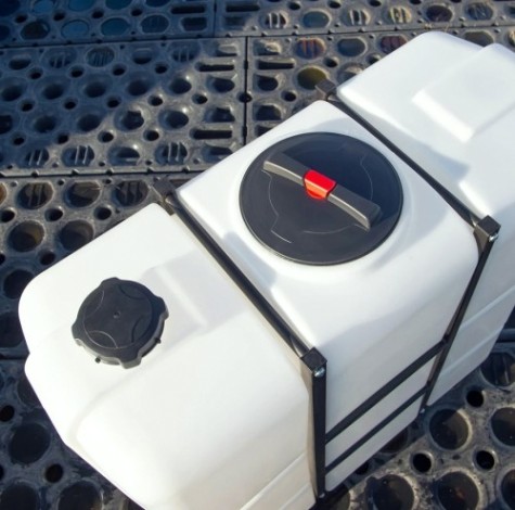 Емкость ЭКОПРОМ К 1000 л., вертикальная в обрешетке [белый]