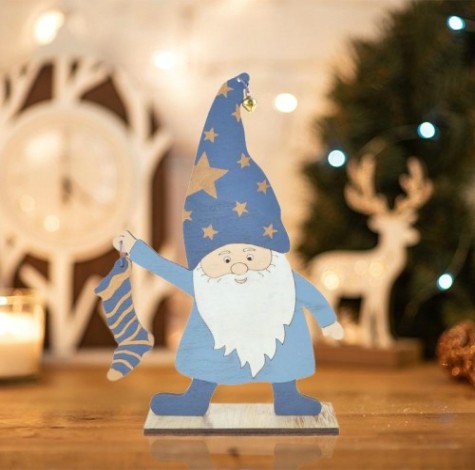 Фигурка деревянная Neon-Night Гном с носком 15х4х17 см [504-009]