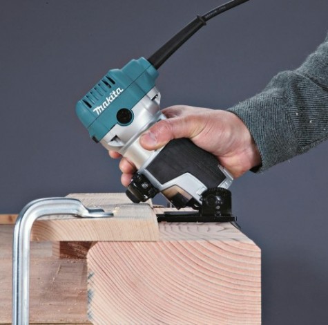 Фрезер сетевой MAKITA RT 0700 C [RT0700C]