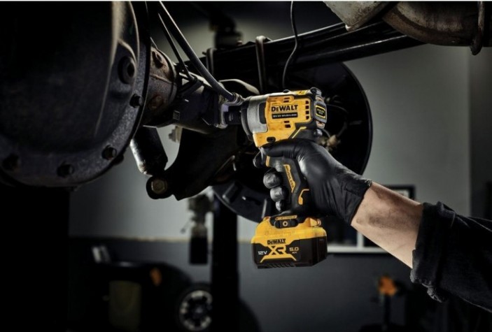 Гайковерт аккумуляторный DeWALT DCF 901 P1 ударный [DCF901P1-QW]