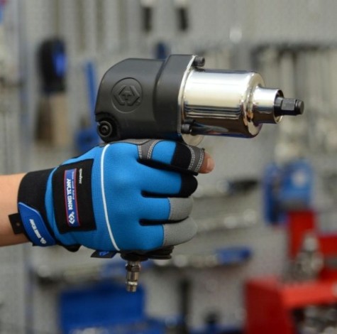 Гайковерт пневматический KING TONY P33411-050E в комплекте с перчатками Гайковерт пневматический KING TONY P33411-050E в комплекте с перчатками