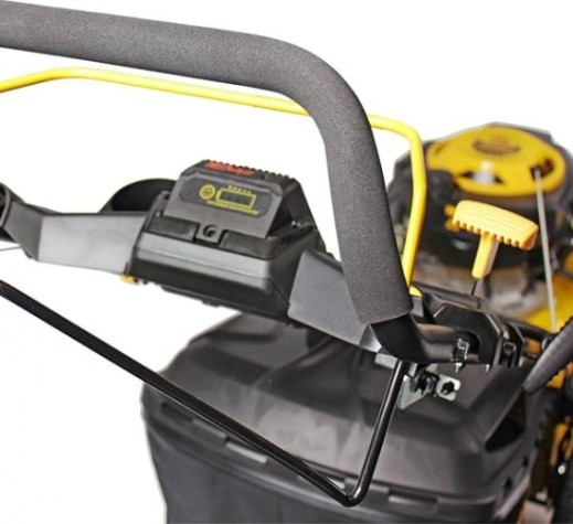 Газонокосилка бензиновая CHAMPION LM 5346 E самоходная [LM5346E]