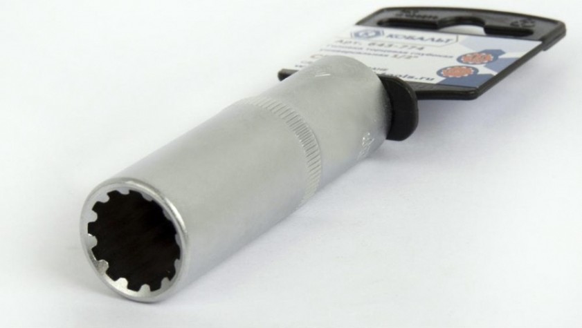 Головка SPLINE Кобальт 643-774 торцевая глубокая универсальная 1/2", 15 мм, cr-v