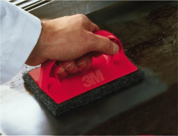 Губка для гриля с держателем 3M Scotch-Brite 9537 черная [7100082545]