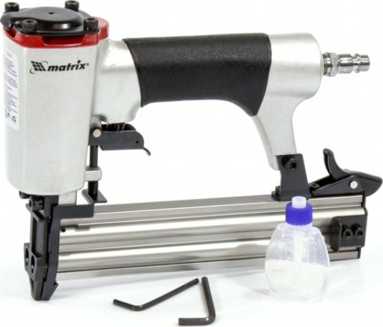 Гвоздезабивной пистолет пневматический MATRIX 10-32 мм [57405]