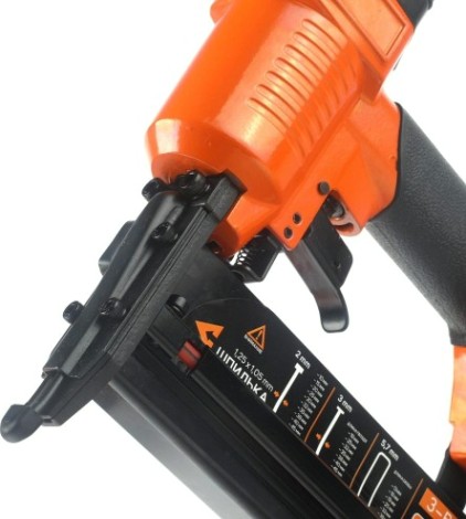 Гвоздезабивной пистолет пневматический PATRIOT ANG 210R [830902049]