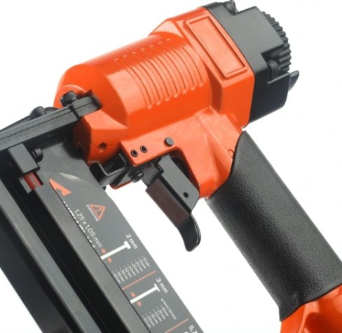 Гвоздезабивной пистолет пневматический PATRIOT ANG 210R [830902049]