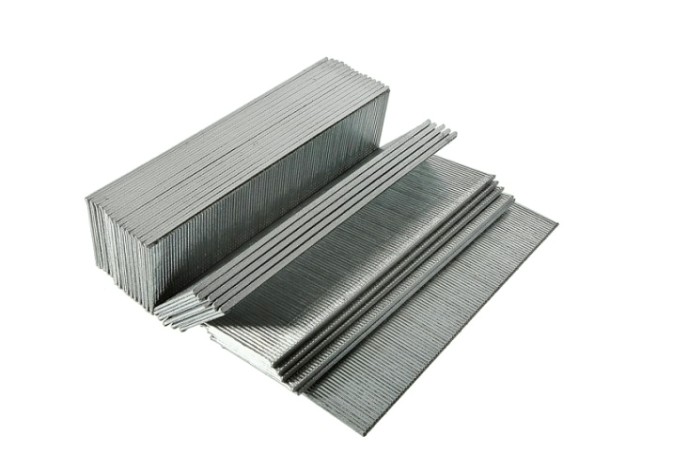 Гвозди для скобозабивателя Sturm 1071-06-30 5000шт. Гвозди для скобозабивателя Sturm 1071-06-30 5000шт.