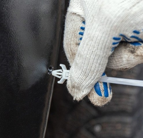 Хомут пластиковый REXANT 190x4,8 мм, ø 3,2 мм, белый с крепежным пистоном упаковка 100 шт. [07-0197]