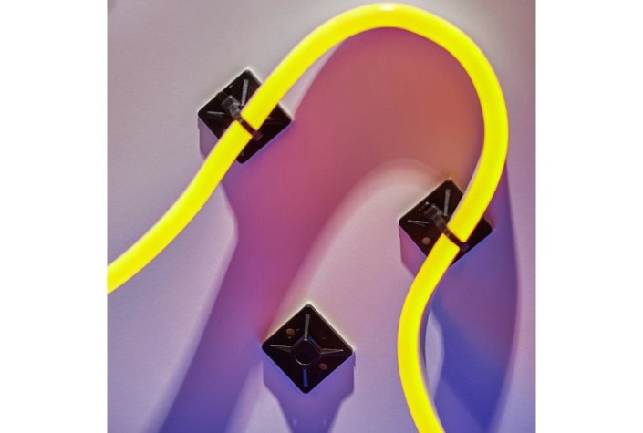 Хомут пластиковый REXANT 20х20 мм, черный самоклеящаяся упаковка 10 шт. [07-2021-10]