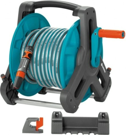 Катушка для шланга GARDENA Classic 50 с комплектом для полива и настенным креплением (дисплей) 08009-35.000.00 [08009-35.000.00]