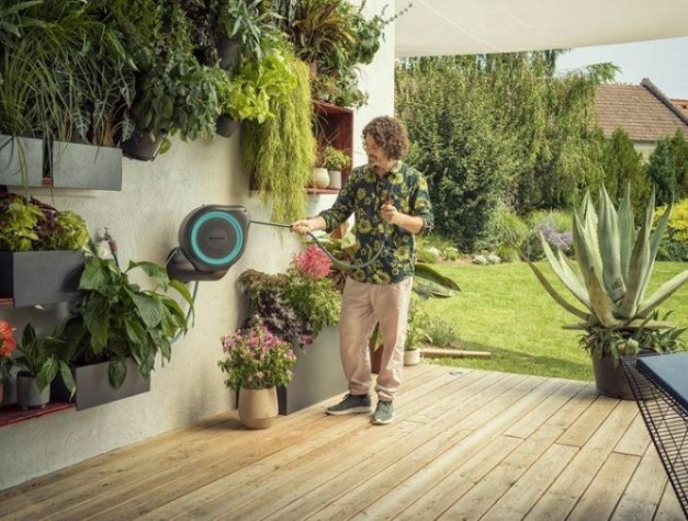 Катушка настенная GARDENA RollUp M со шлангом 20 м, голубая 18610-20.000.00 [18610-20.000.00]