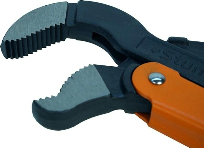 Ключ трубный рычажный Sturm 1045-04-P2 цельнокован., губки закал. током