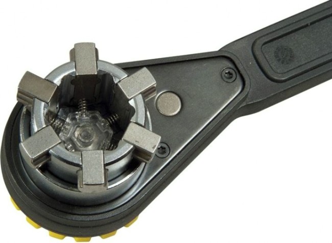 Ключ универсальный с храповым механизмом STANLEY DYNAGRIP STHT0-72123 [STHT0-72123]