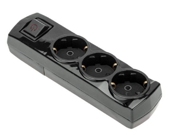 Колодка REXANT 13-4405 PREMIUM 3 гнезда, с/з, с выкл., черный