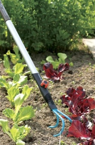 Комплект насадок комбисистемы GARDENA с алюминиевой эргономичной ручкой 130 см 03004-20.000.00 [03004-20.000.00]