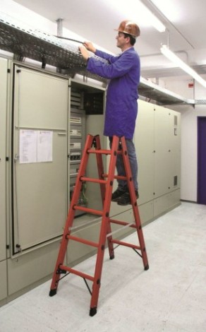 Лестница из стекловолокна KRAUSE 14 перекладин, двухсторонняя [819765]