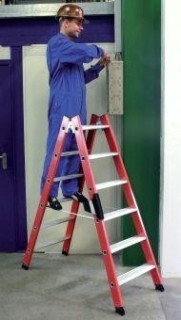 Лестница из стекловолокна KRAUSE 4 ступени, двухсторонняя [815408]