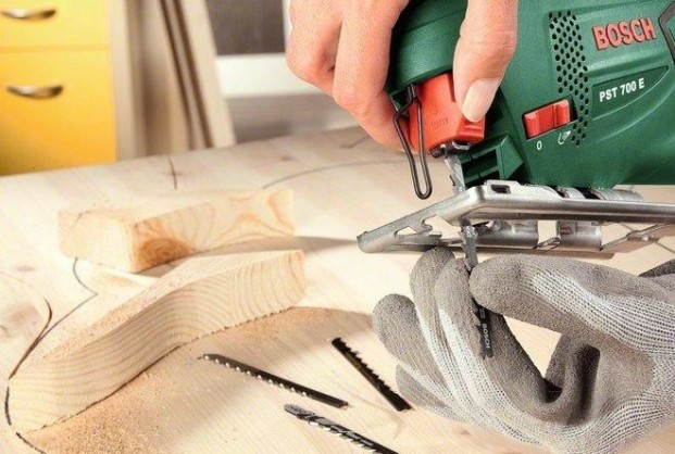 Лобзик сетевой BOSCH PST 700 E [06033A0020] Кейс