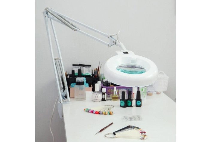 Лупа REXANT 31-0011 на струбцине круглая 5D с подсветкой, ø127мм Лупа REXANT 31-0011 на струбцине круглая 5D с подсветкой, ø127мм