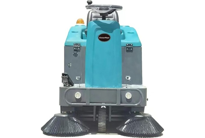 Машина подметальная VinnerMyer SW1250R с местом оператора (литий АКБ 52Ач) [VMSW1250R-L100]