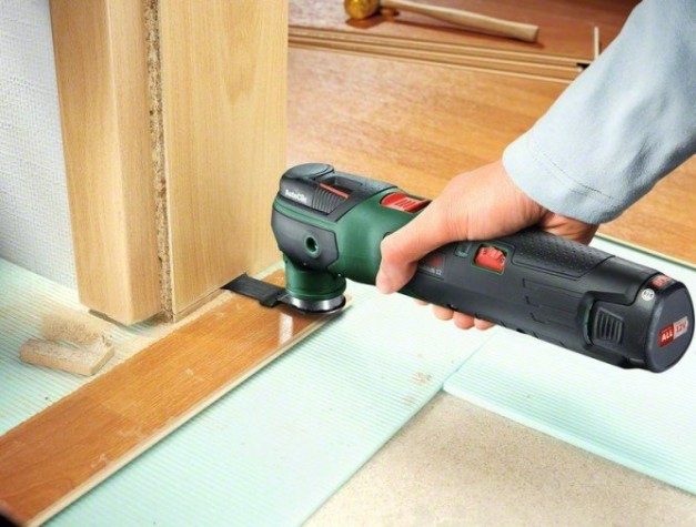 Многофункциональный инструмент аккумуляторный BOSCH UniversalMulti 12 [0603103021] 1х2,5Ач