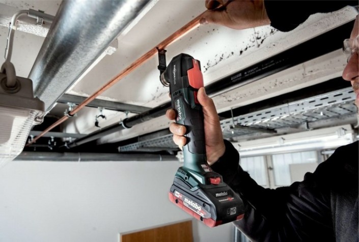 Многофункциональный инструмент аккумуляторный METABO MT 18 LTX BL QSL (2х2.0 Ач) Metaloc [613088500]