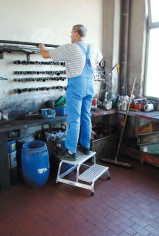 Монтажная подставка KRAUSE STABILO 2 ступени с решетчатыми ступенями 805324 [805324]